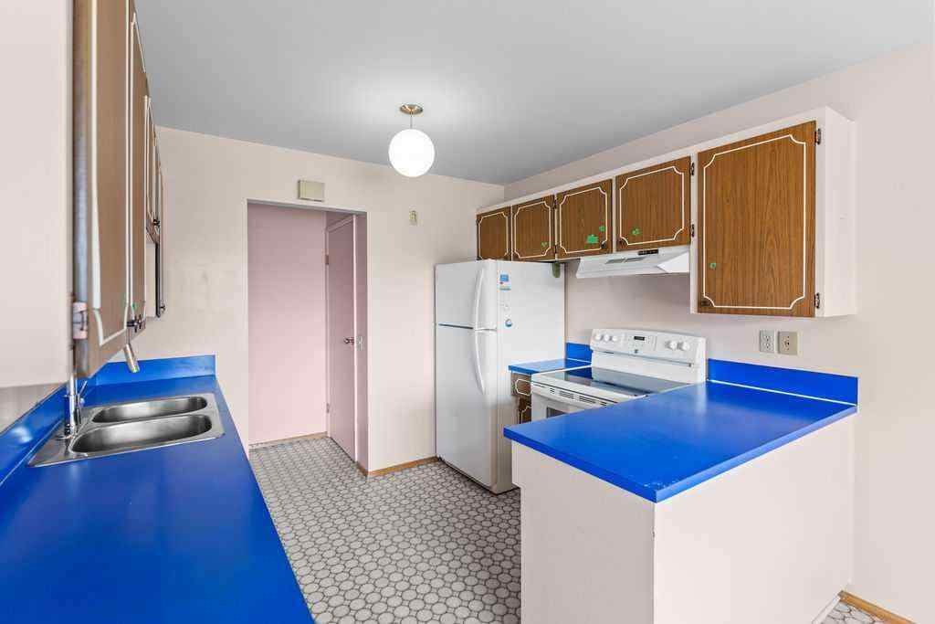MLS® A2257673 - 1212 Lake Sylvan Drive  in Bonavista Downs Calgary, Residential