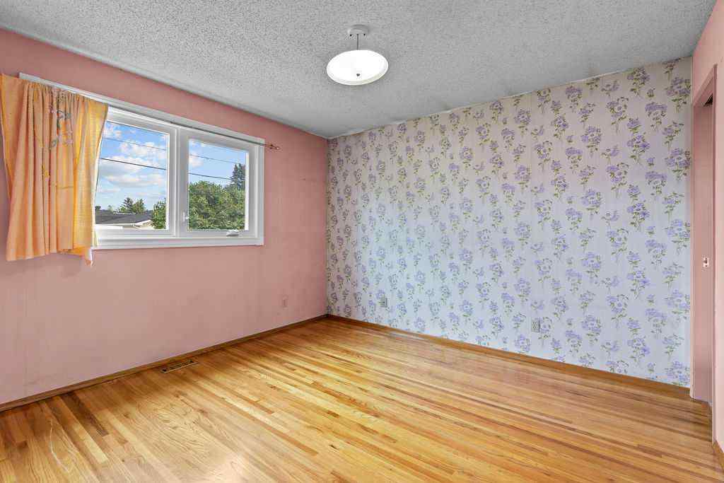 MLS® A2257673 - 1212 Lake Sylvan Drive  in Bonavista Downs Calgary, Residential