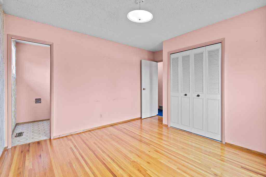 MLS® A2257673 - 1212 Lake Sylvan Drive  in Bonavista Downs Calgary, Residential