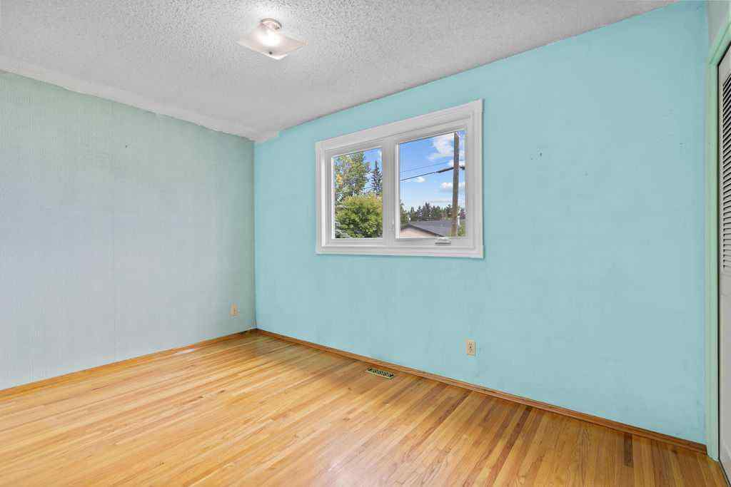 MLS® A2257673 - 1212 Lake Sylvan Drive  in Bonavista Downs Calgary, Residential