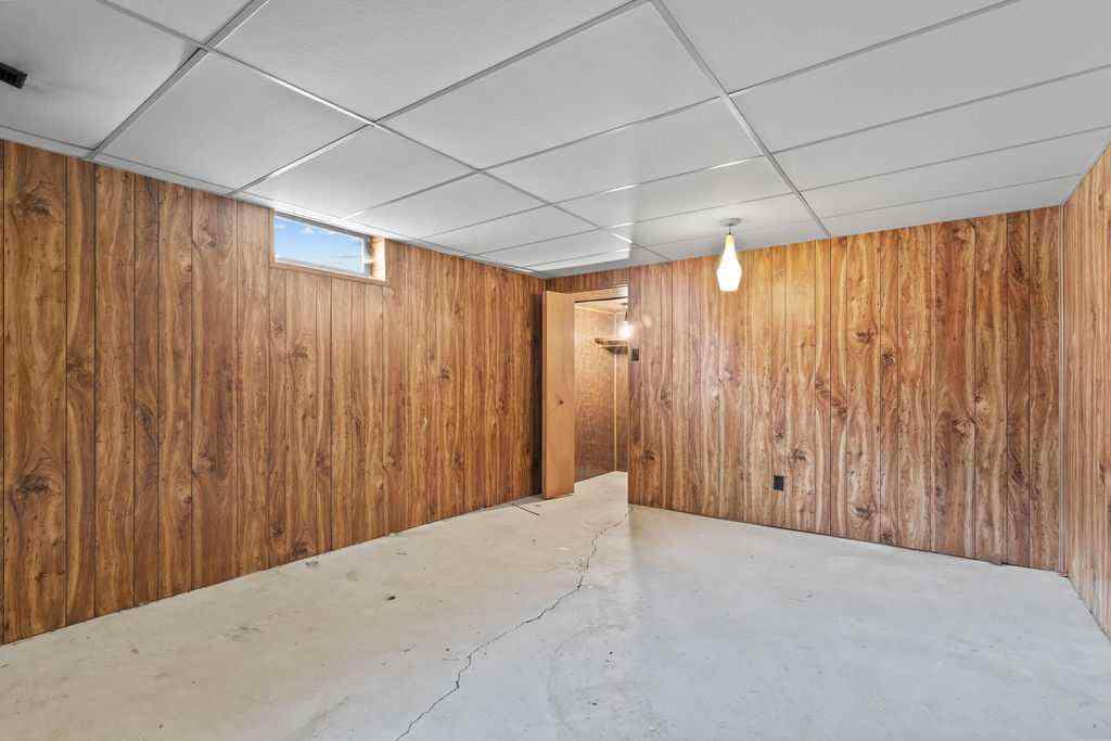 MLS® A2257673 - 1212 Lake Sylvan Drive  in Bonavista Downs Calgary, Residential
