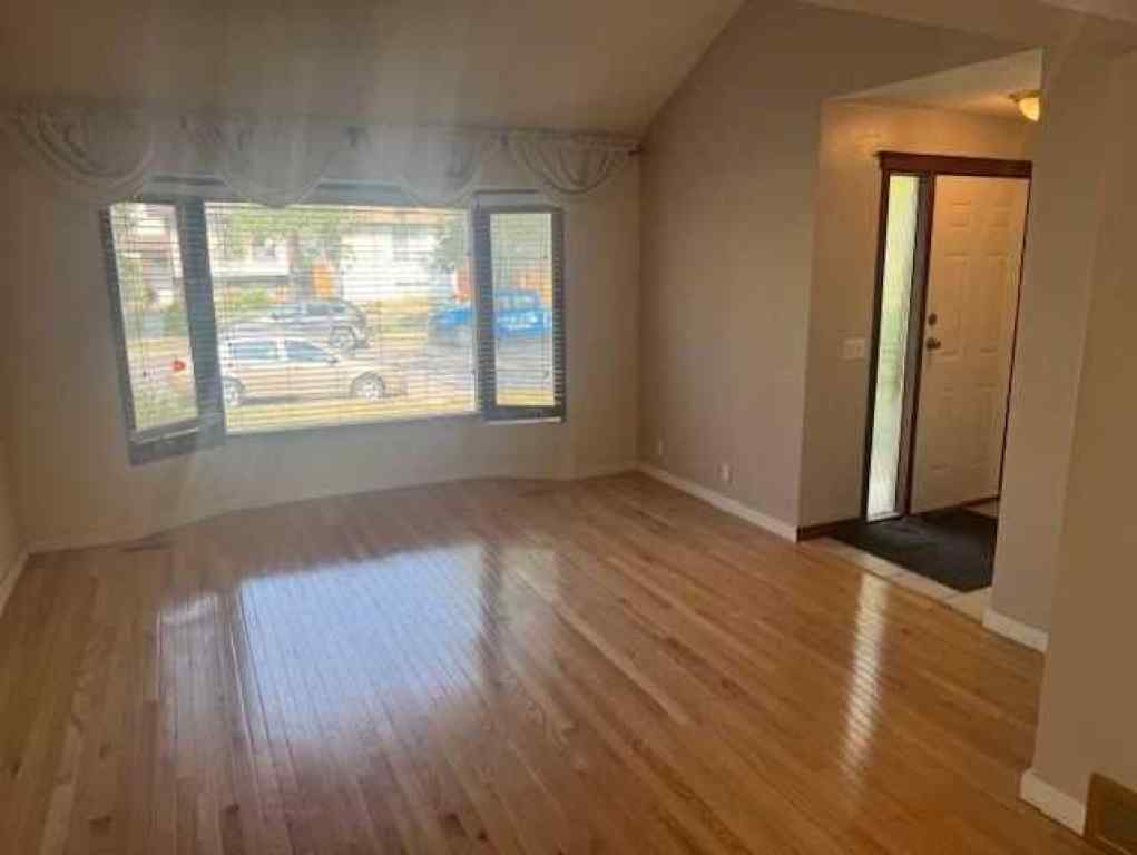 MLS® A2257677 - 8007 Ranchview Drive NW in Ranchlands Calgary, Residential