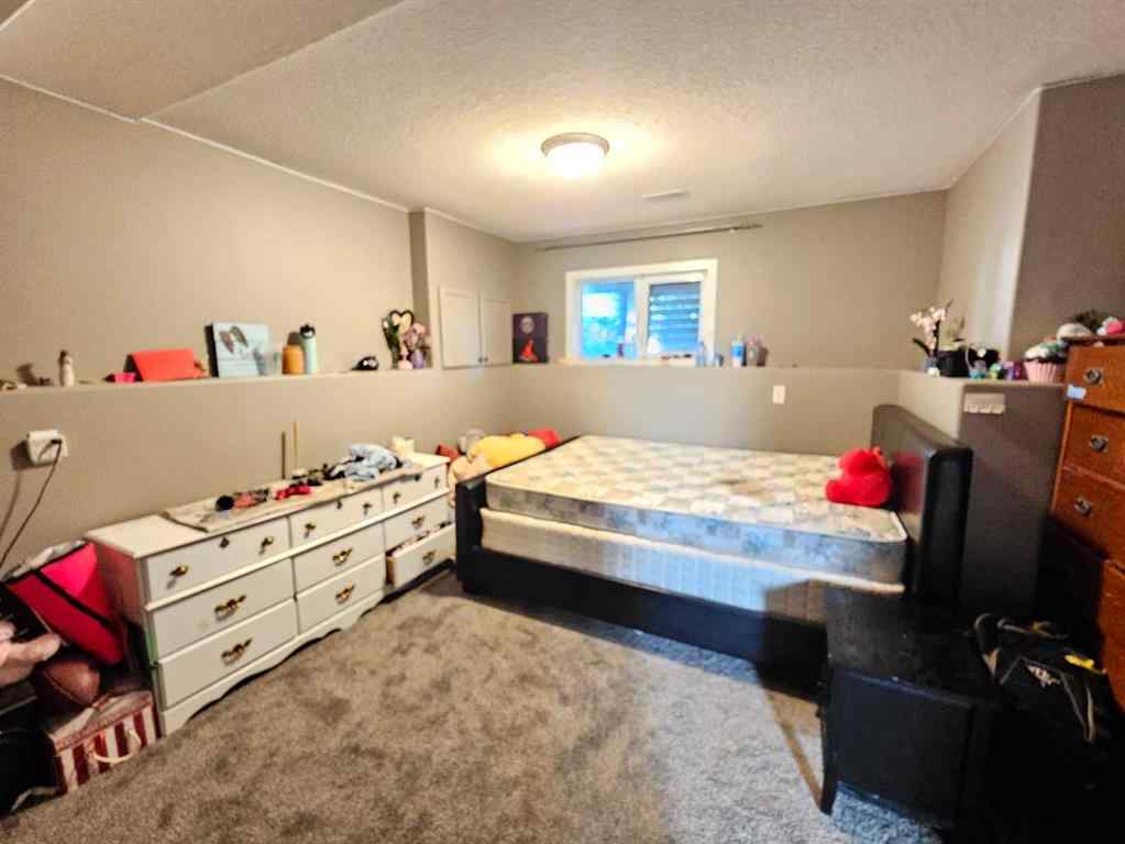 MLS® A2257679 - 9622 65 Avenue  in Country Club Estates Grande Prairie, Residential