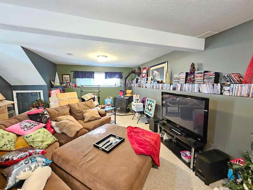 MLS® A2257679 - 9622 65 Avenue  in Country Club Estates Grande Prairie, Residential