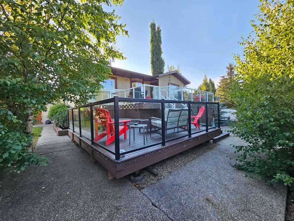 MLS® A2257679 - 9622 65 Avenue  in Country Club Estates Grande Prairie, Residential