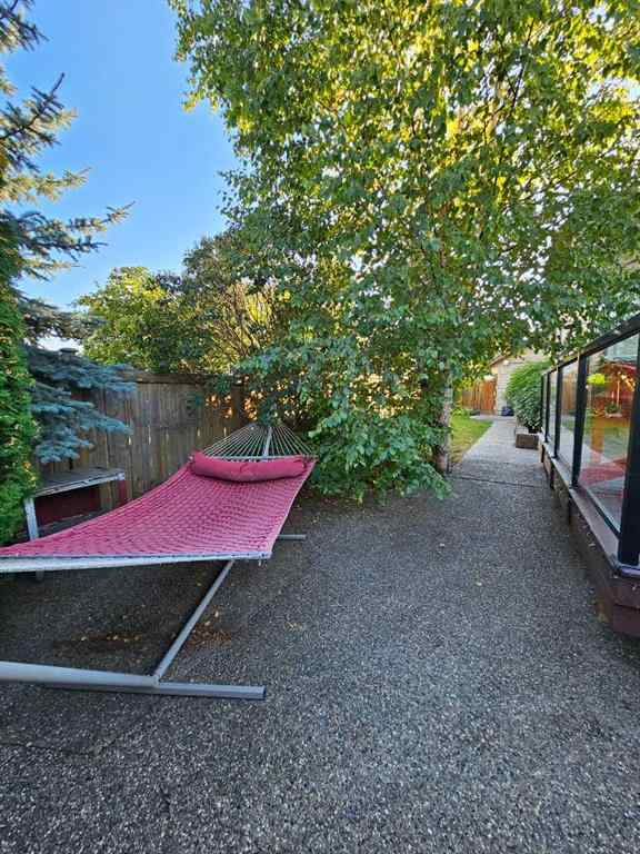 MLS® A2257679 - 9622 65 Avenue  in Country Club Estates Grande Prairie, Residential