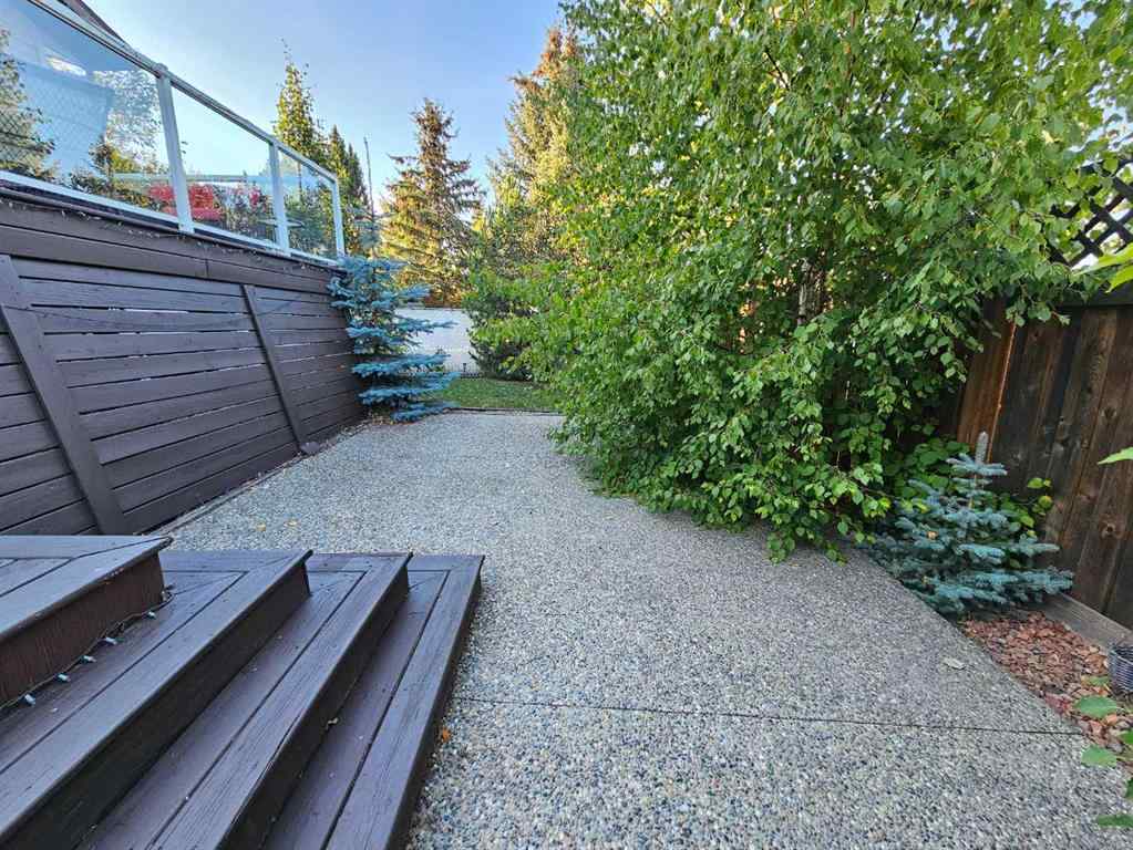 MLS® A2257679 - 9622 65 Avenue  in Country Club Estates Grande Prairie, Residential