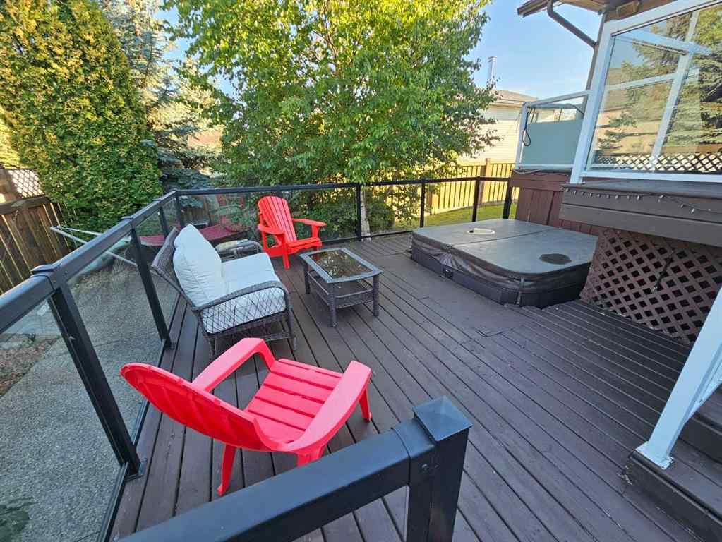 MLS® A2257679 - 9622 65 Avenue  in Country Club Estates Grande Prairie, Residential