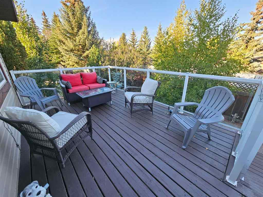 MLS® A2257679 - 9622 65 Avenue  in Country Club Estates Grande Prairie, Residential