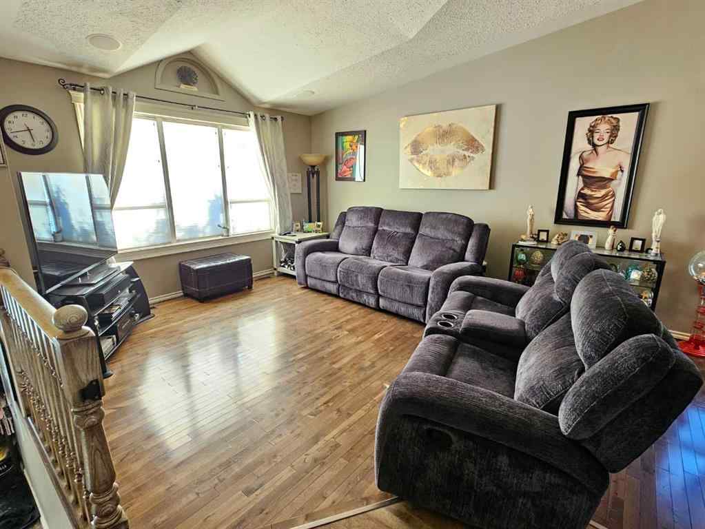 MLS® A2257679 - 9622 65 Avenue  in Country Club Estates Grande Prairie, Residential