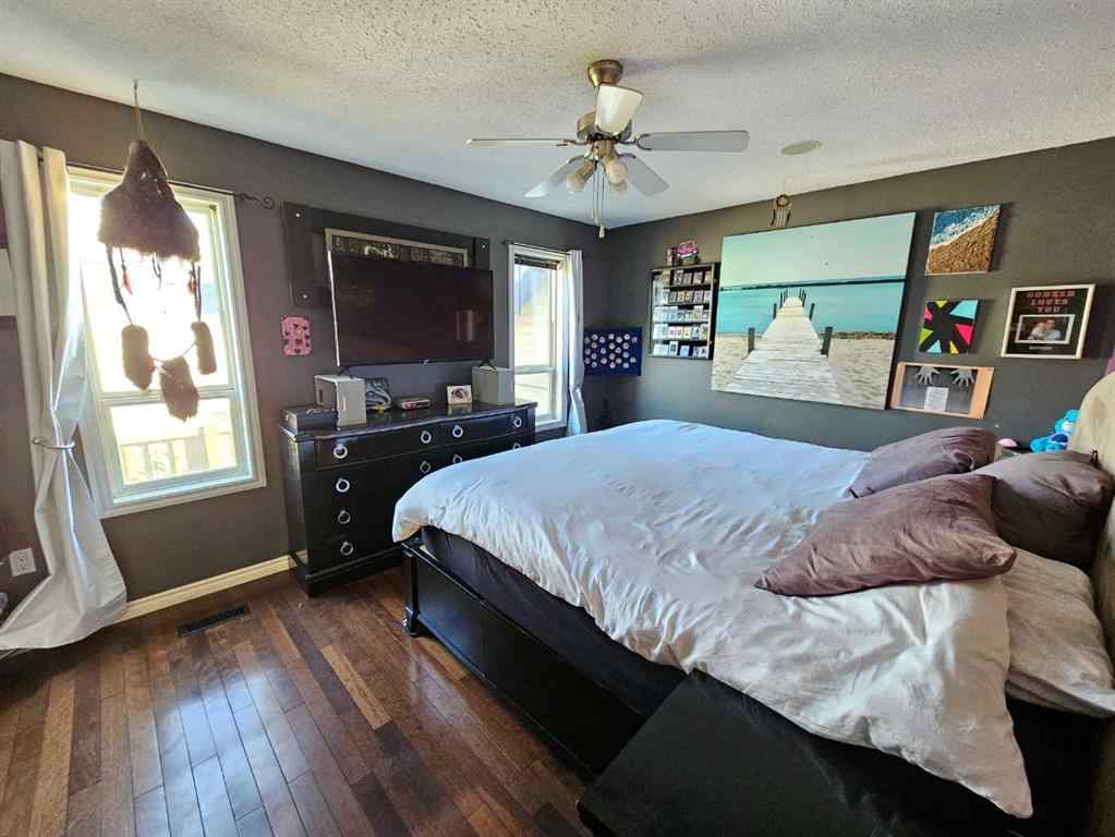 MLS® A2257679 - 9622 65 Avenue  in Country Club Estates Grande Prairie, Residential
