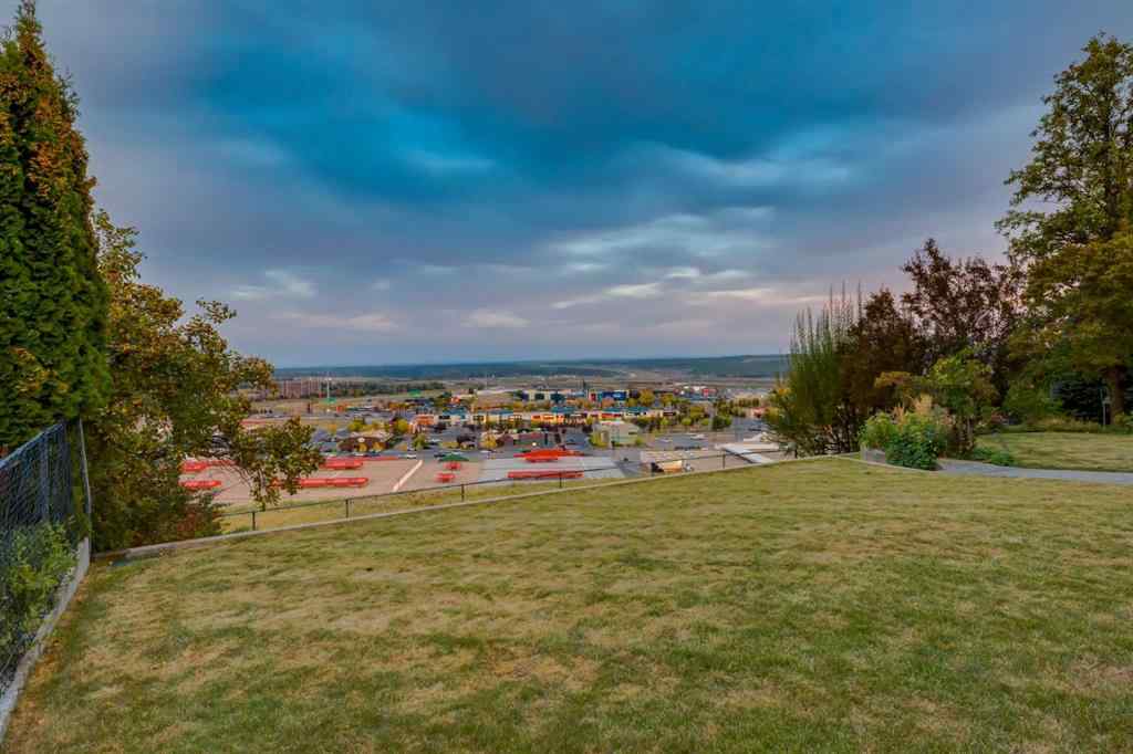 MLS® A2257690 - 2964 Signal Hill Drive SW in Signal Hill Calgary, Residential