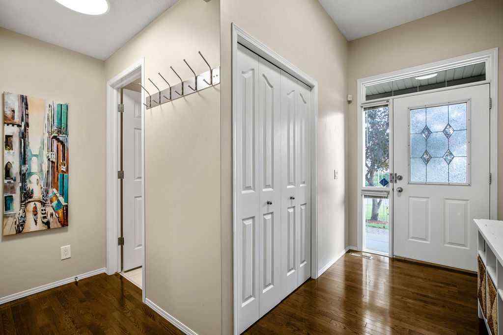 MLS® A2257695 - 500 Cougar Ridge Drive SW in Cougar Ridge Calgary, Residential