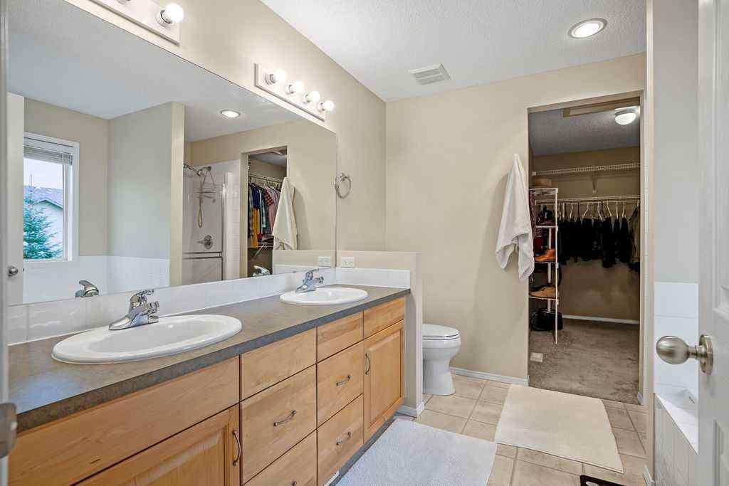MLS® A2257695 - 500 Cougar Ridge Drive SW in Cougar Ridge Calgary, Residential