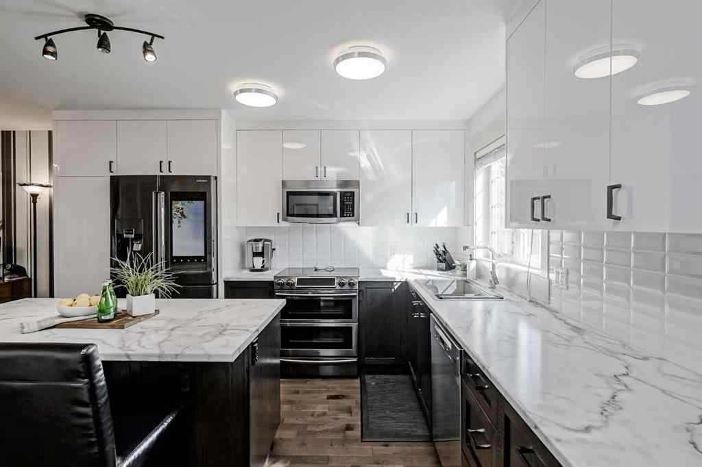 MLS® #A2257696 - 169 Rainbow Falls Manor  in Rainbow Falls Chestermere, Residential Open Houses