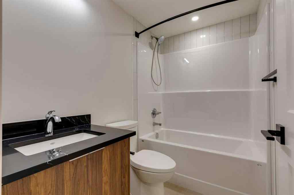MLS® A2257702 - 2309 21 Avenue SW in Richmond Calgary, Residential