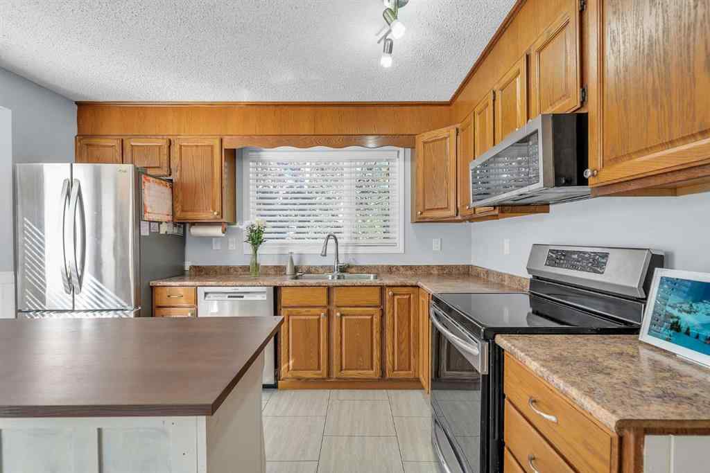 MLS® A2257703 - 1318 Whitfield Avenue  in NONE Crossfield, Residential