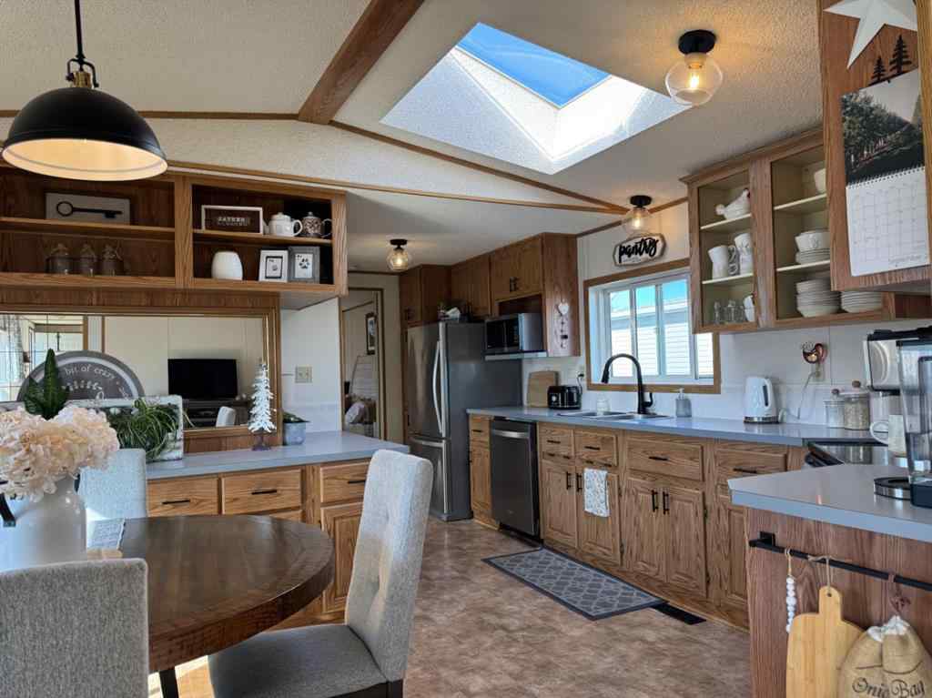 MLS® A2257706 - 10400 98 Street  in NONE Fairview, Residential