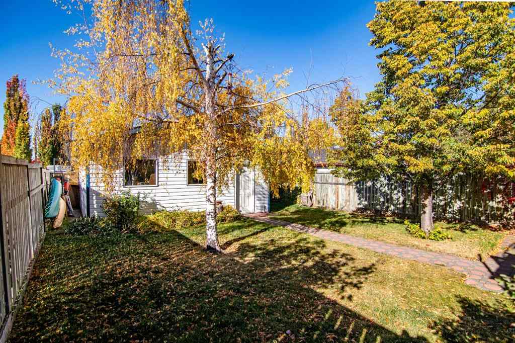 MLS® A2257712 - 84 Addington Drive  in Aspen Ridge Red Deer, Residential