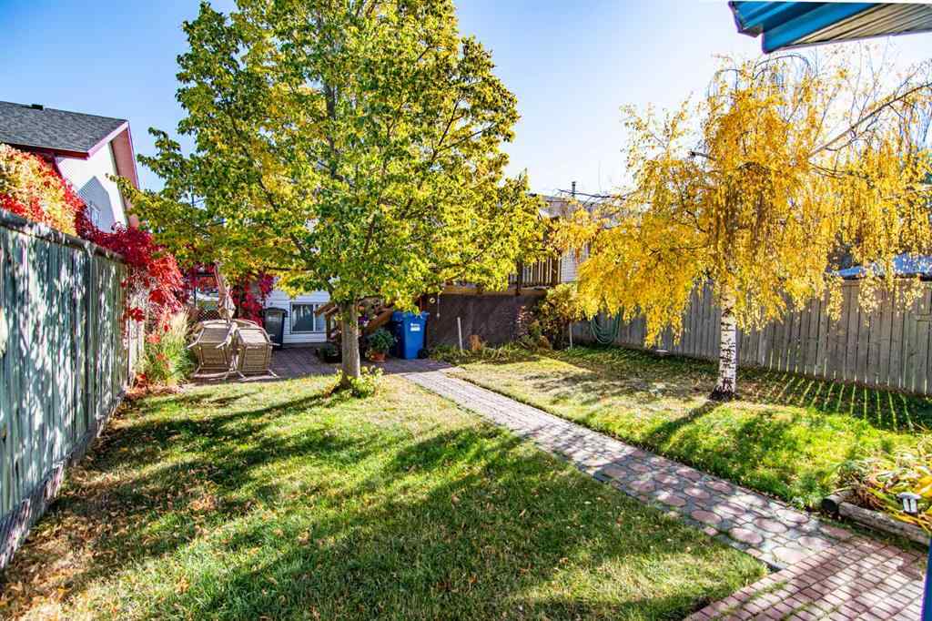 MLS® A2257712 - 84 Addington Drive  in Aspen Ridge Red Deer, Residential