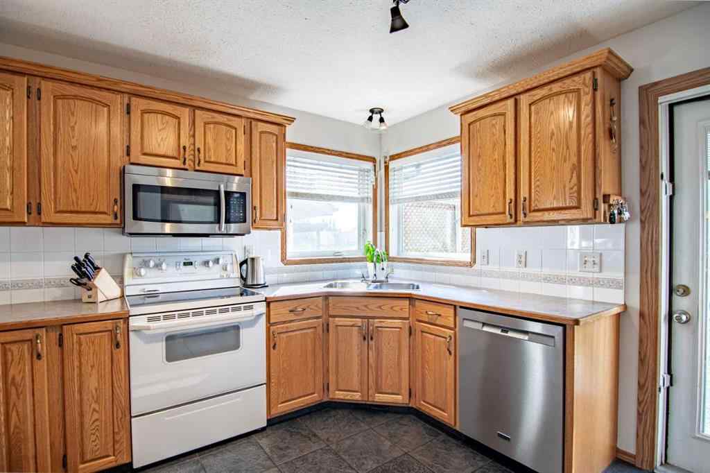 MLS® A2257712 - 84 Addington Drive  in Aspen Ridge Red Deer, Residential