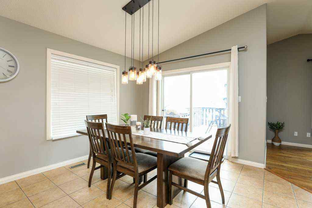MLS® A2257713 - 329 Grizzly Crescent  N in Uplands Lethbridge, Residential