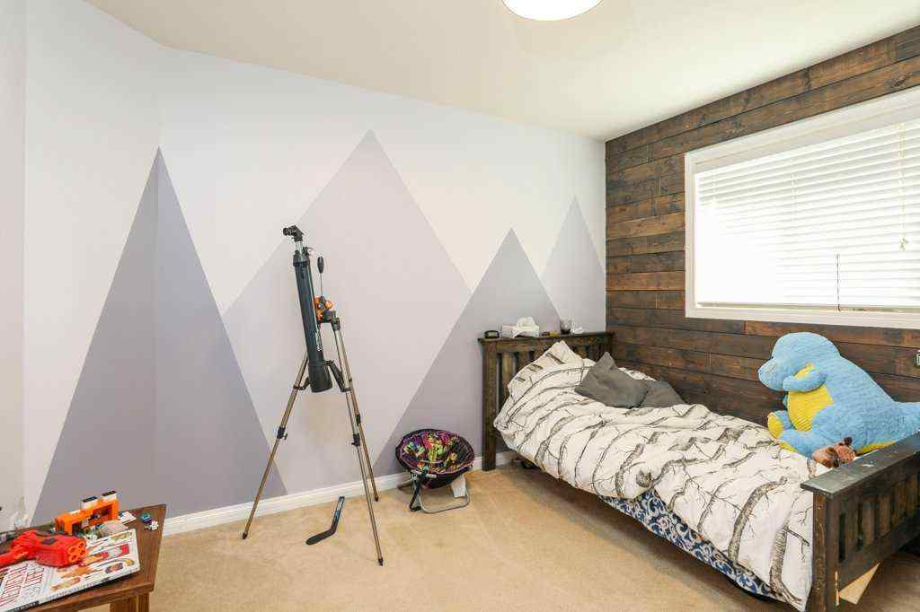 MLS® A2257713 - 329 Grizzly Crescent  N in Uplands Lethbridge, Residential