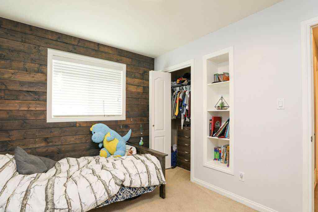 MLS® A2257713 - 329 Grizzly Crescent  N in Uplands Lethbridge, Residential