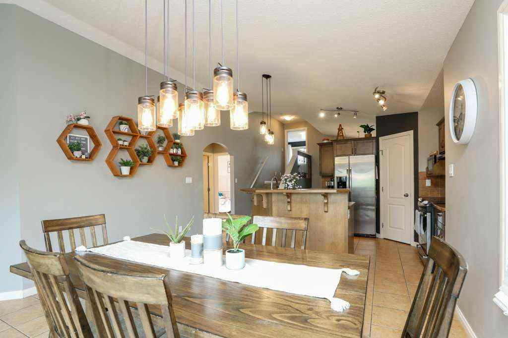 MLS® A2257713 - 329 Grizzly Crescent  N in Uplands Lethbridge, Residential