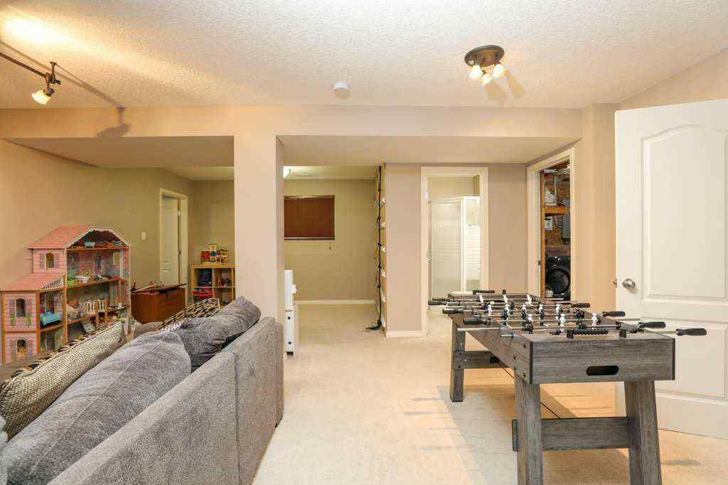 MLS® A2257713 - 329 Grizzly Crescent  N in Uplands Lethbridge, Residential