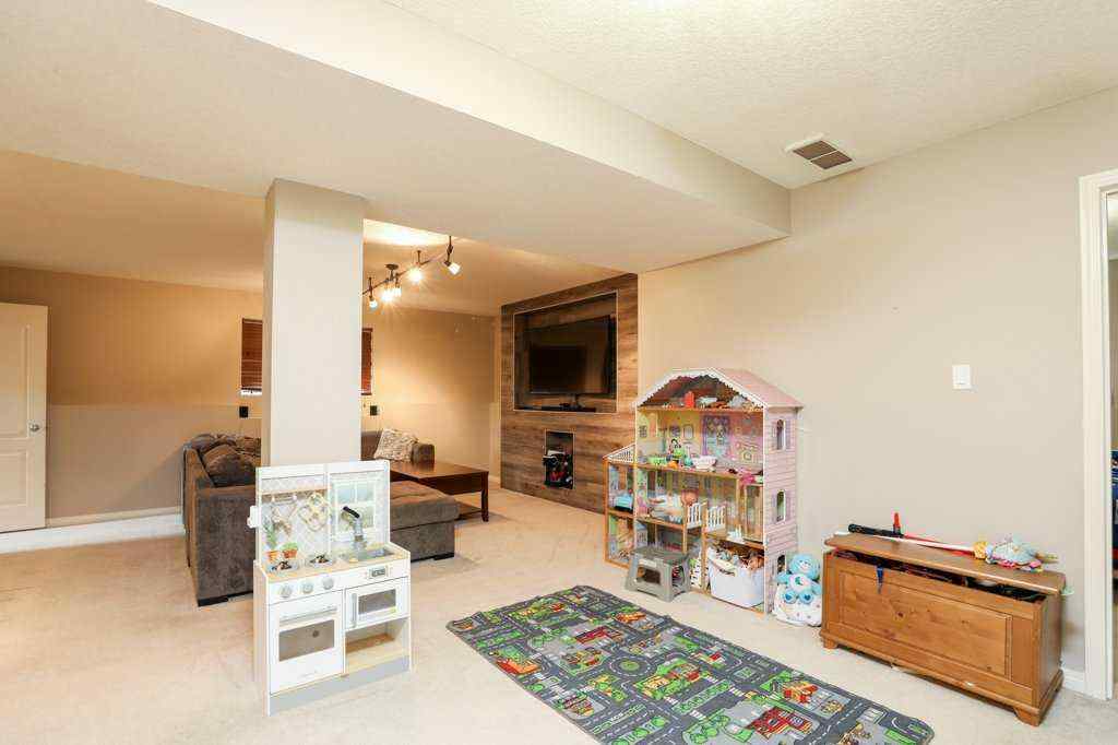 MLS® A2257713 - 329 Grizzly Crescent  N in Uplands Lethbridge, Residential