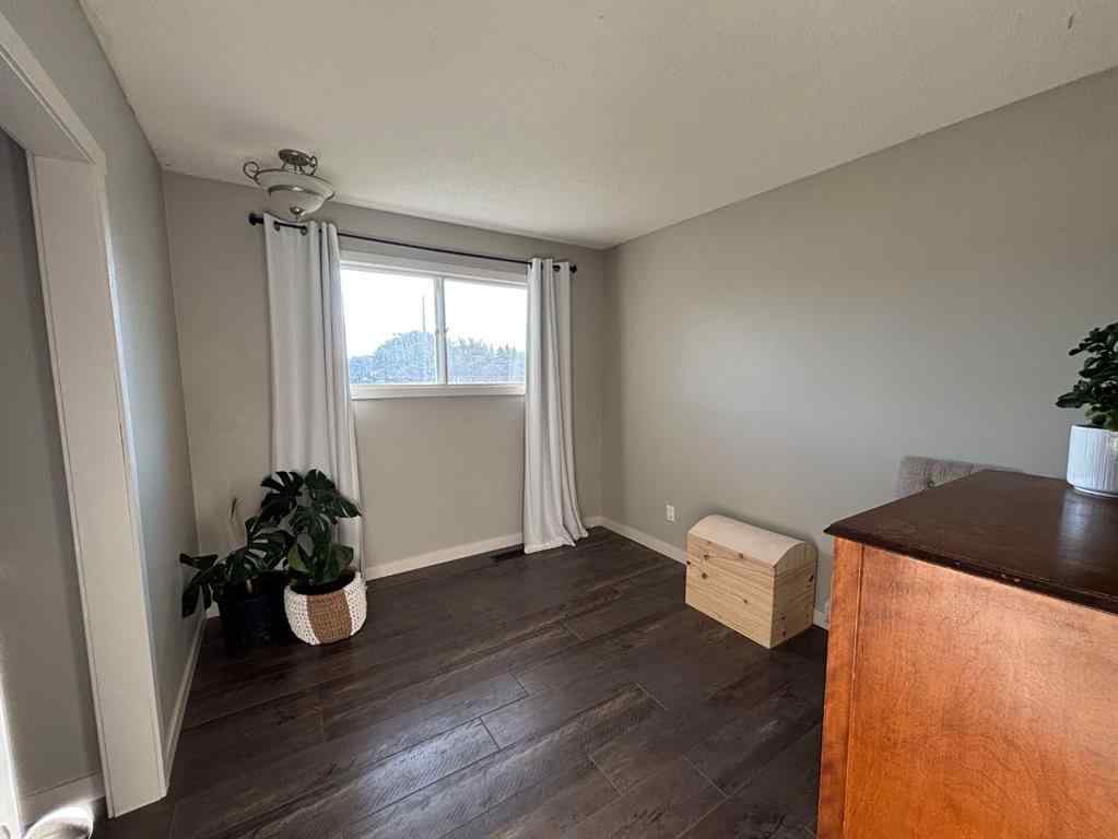 MLS® A2257719 - 122 S 3 Street W in NONE Magrath, Residential
