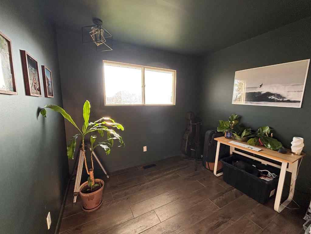 MLS® A2257719 - 122 S 3 Street W in NONE Magrath, Residential