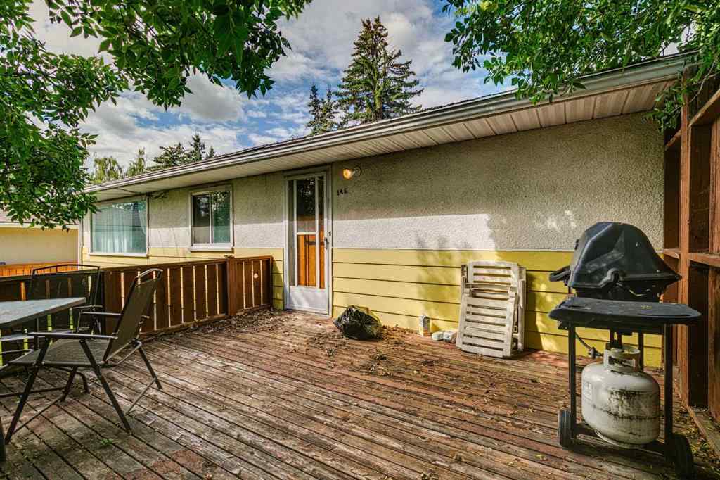 MLS® A2257725 - 146 Wedgewood Drive SW in Wildwood Calgary, Residential
