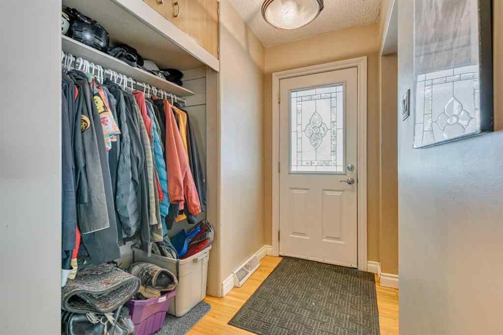 MLS® A2257725 - 146 Wedgewood Drive SW in Wildwood Calgary, Residential