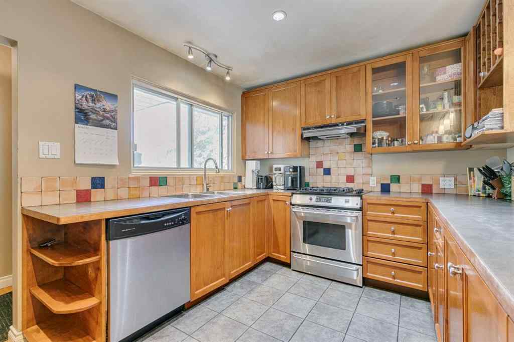 MLS® A2257725 - 146 Wedgewood Drive SW in Wildwood Calgary, Residential