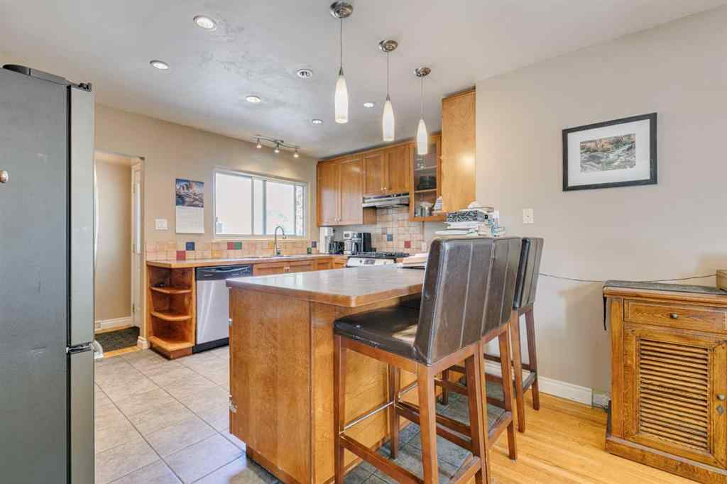 MLS® A2257725 - 146 Wedgewood Drive SW in Wildwood Calgary, Residential