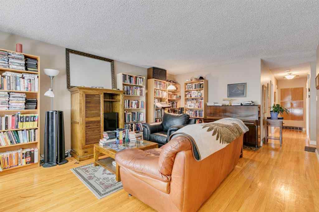 MLS® A2257725 - 146 Wedgewood Drive SW in Wildwood Calgary, Residential