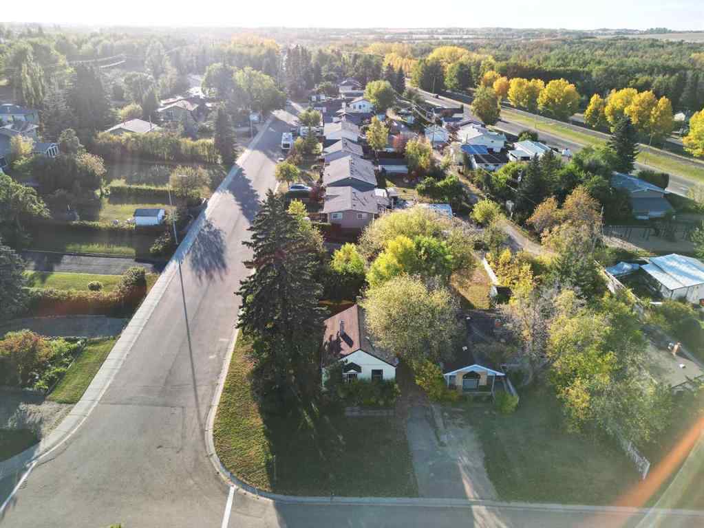 MLS® A2257726 - 4732 52 Street  in Central Core Sylvan Lake, Residential