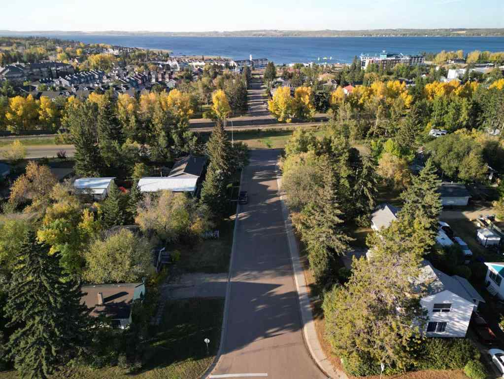 MLS® A2257726 - 4732 52 Street  in Central Core Sylvan Lake, Residential