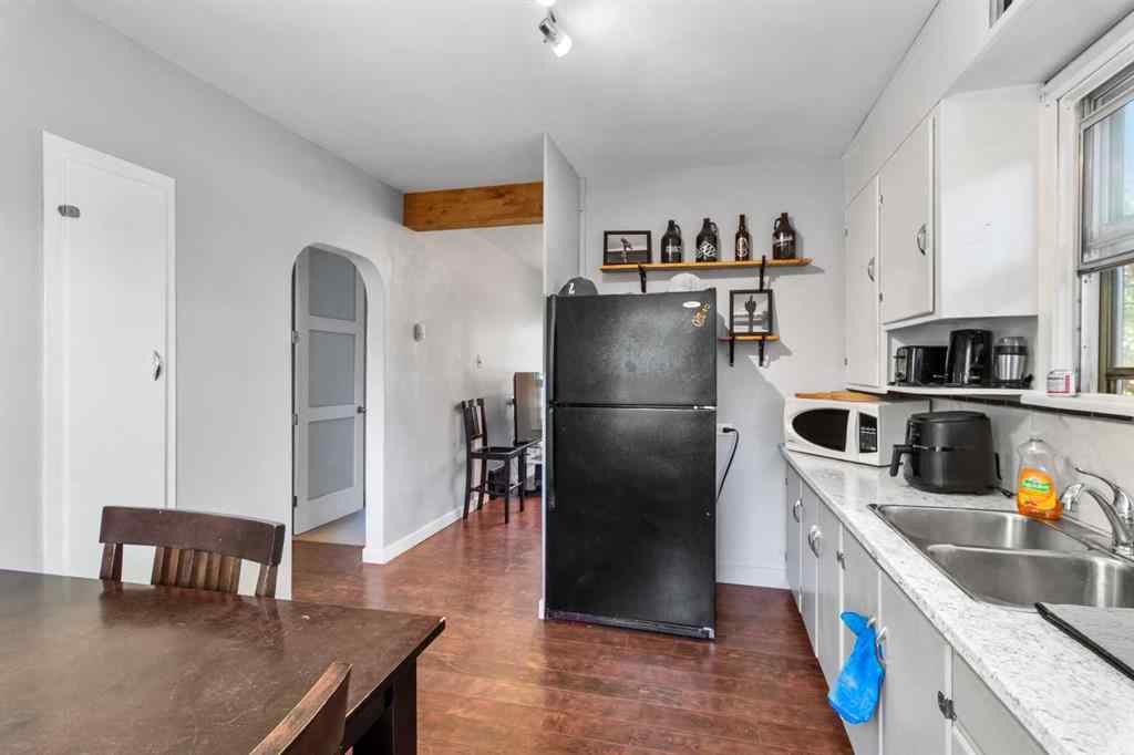 MLS® A2257726 - 4732 52 Street  in Central Core Sylvan Lake, Residential