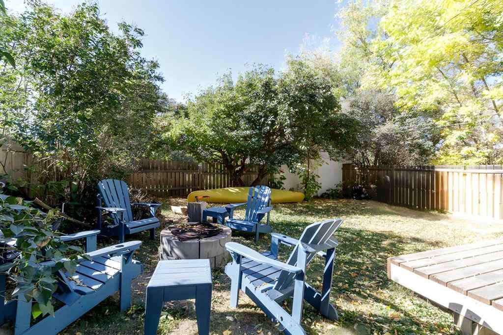 MLS® A2257726 - 4732 52 Street  in Central Core Sylvan Lake, Residential