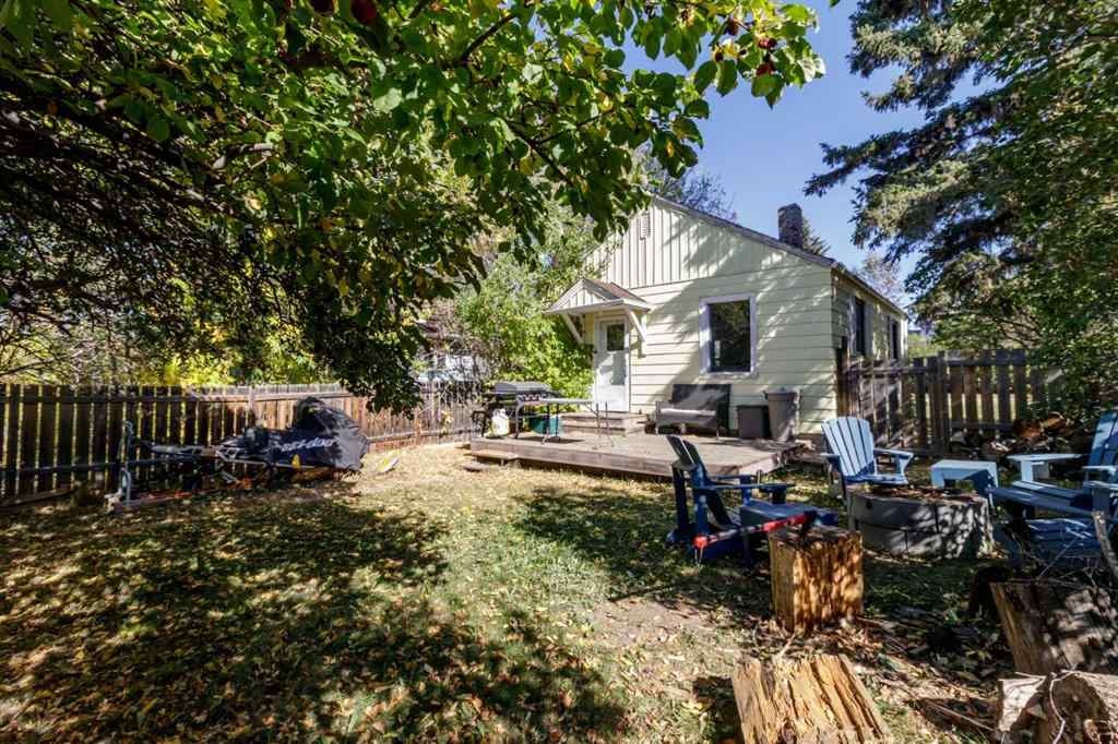 MLS® A2257726 - 4732 52 Street  in Central Core Sylvan Lake, Residential