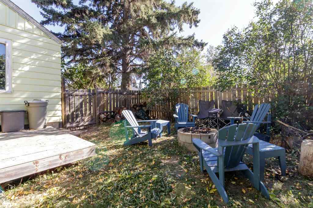 MLS® A2257726 - 4732 52 Street  in Central Core Sylvan Lake, Residential
