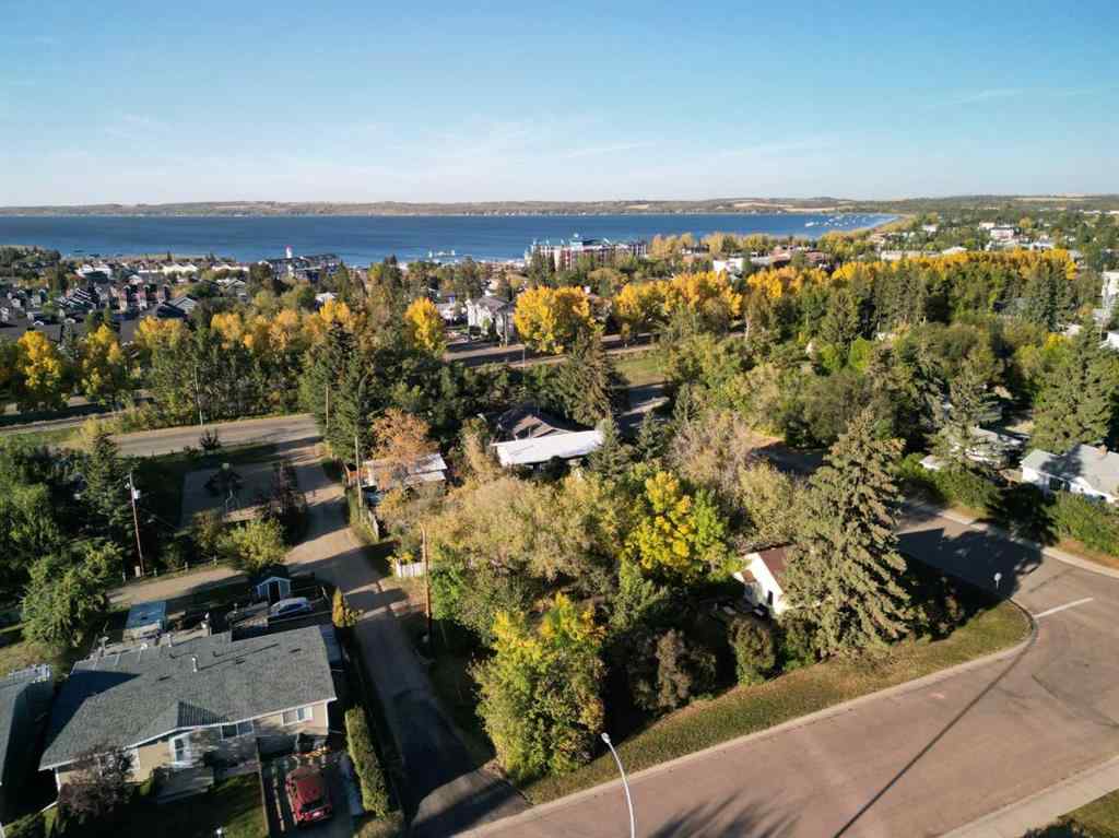 MLS® A2257726 - 4732 52 Street  in Central Core Sylvan Lake, Residential