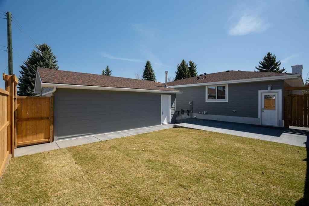 MLS® A2257732 - 924 Canna Crescent SW in Canyon Meadows Calgary, Residential