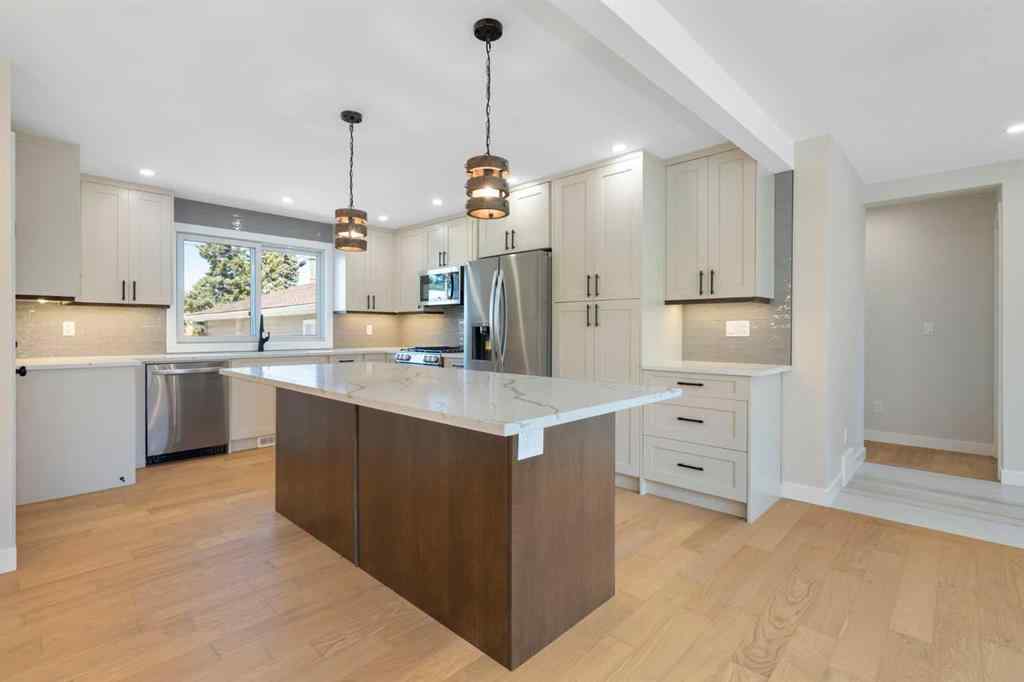 MLS® A2257732 - 924 Canna Crescent SW in Canyon Meadows Calgary, Residential