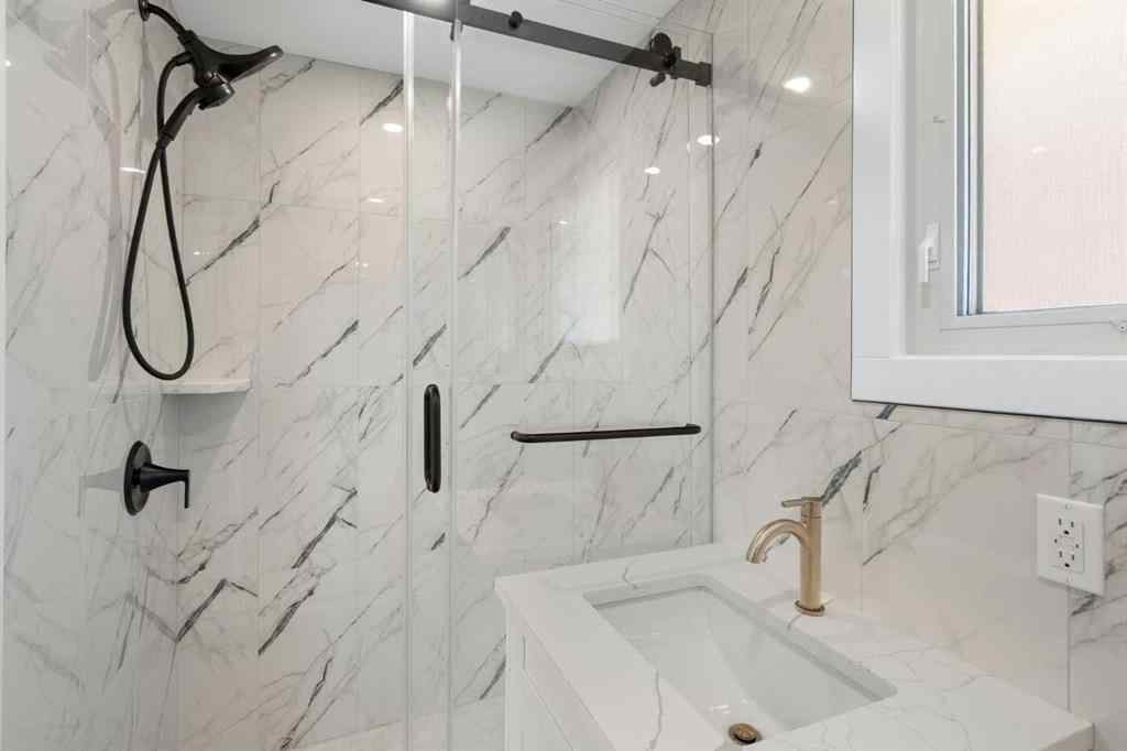 MLS® A2257732 - 924 Canna Crescent SW in Canyon Meadows Calgary, Residential