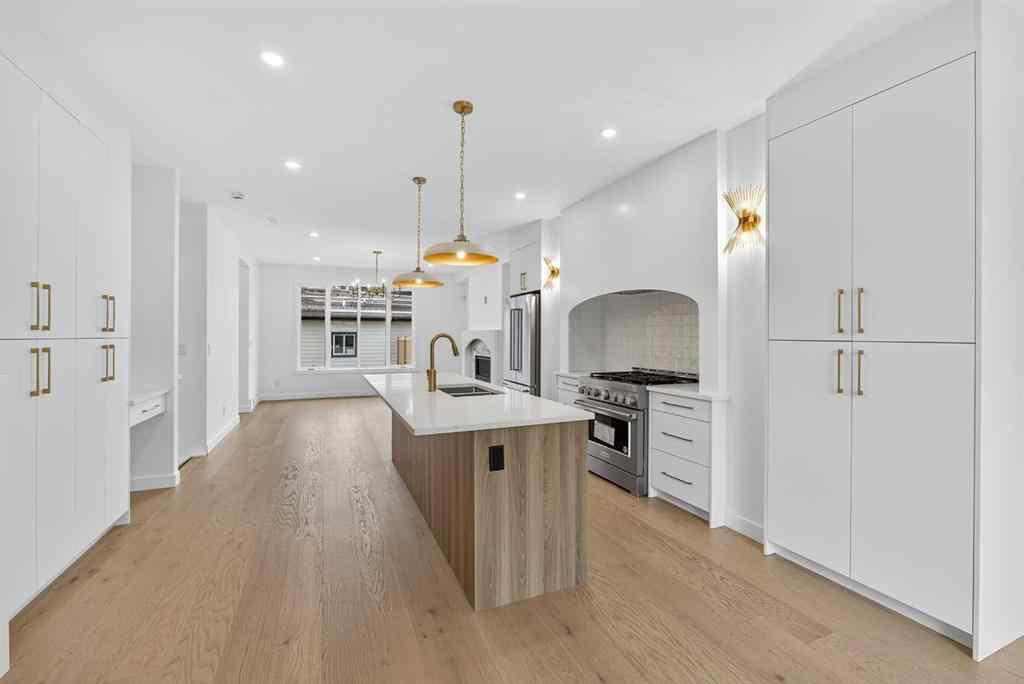 MLS® A2257733 - 2038 54 Avenue SW in North Glenmore Park Calgary, Residential