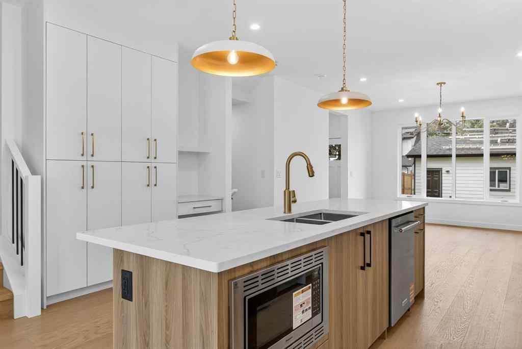 MLS® A2257733 - 2038 54 Avenue SW in North Glenmore Park Calgary, Residential